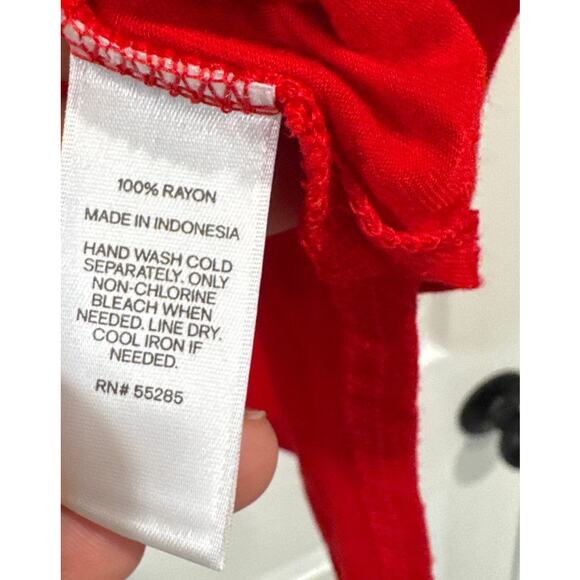 Express Rayon Red Top Size Medium - Picture 7 of 9